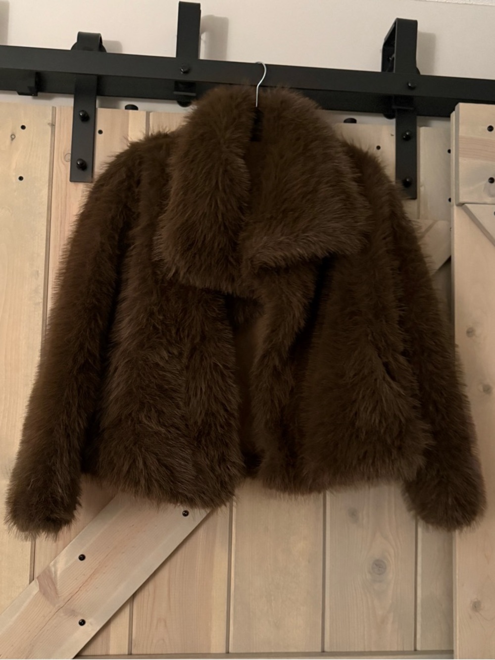 NWOT Luxurious Brown Faux Fur Coat - Women's Plush Jacket - Picture 3 of 7
